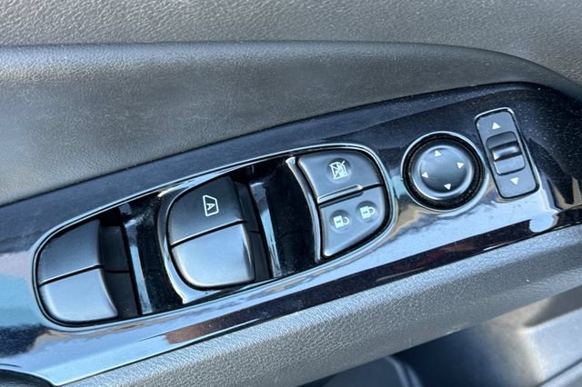 Used 2024 Nissan Altima 2.5 SR FWD image 12
