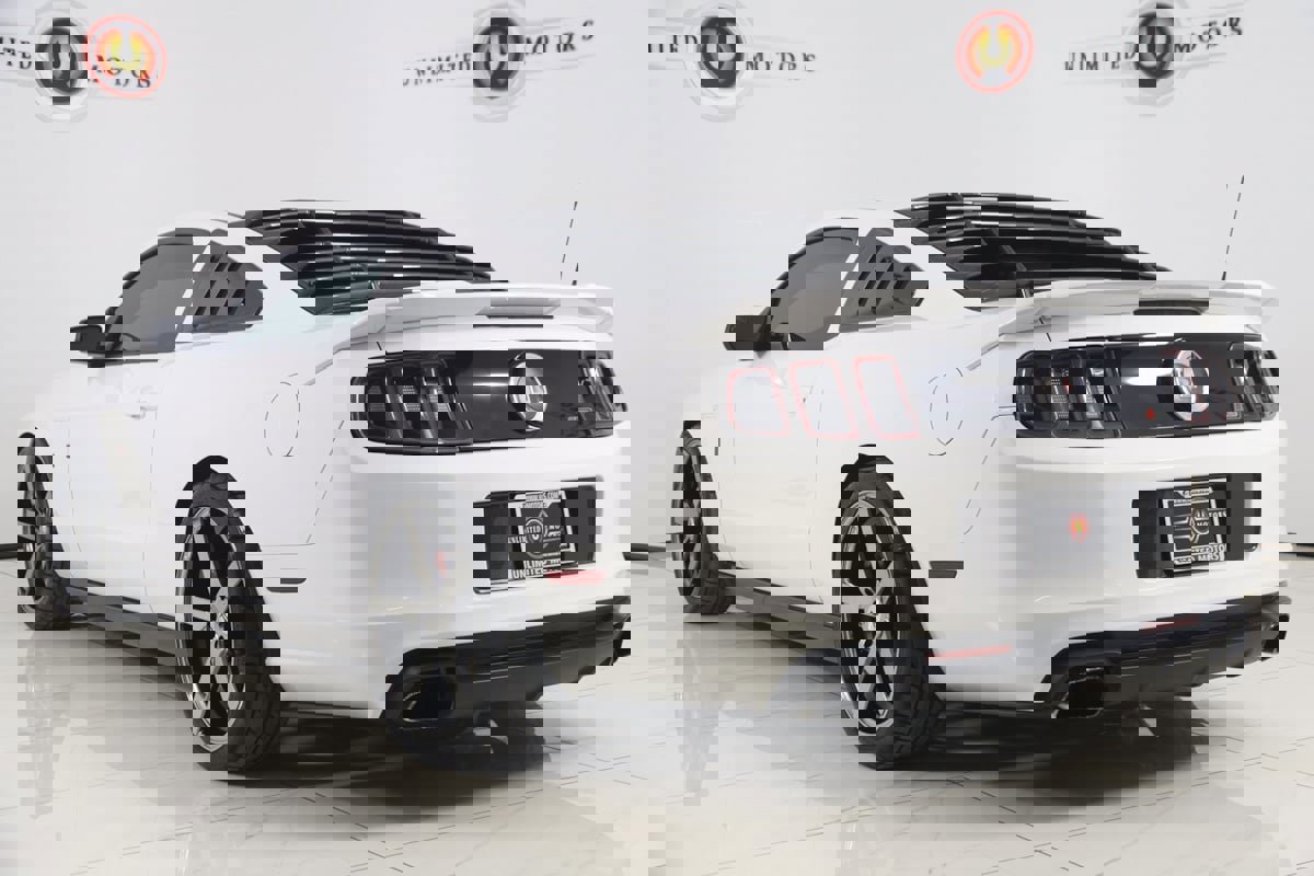 Used 2014 Ford Mustang GT w/ Equipment Group 301A image 4