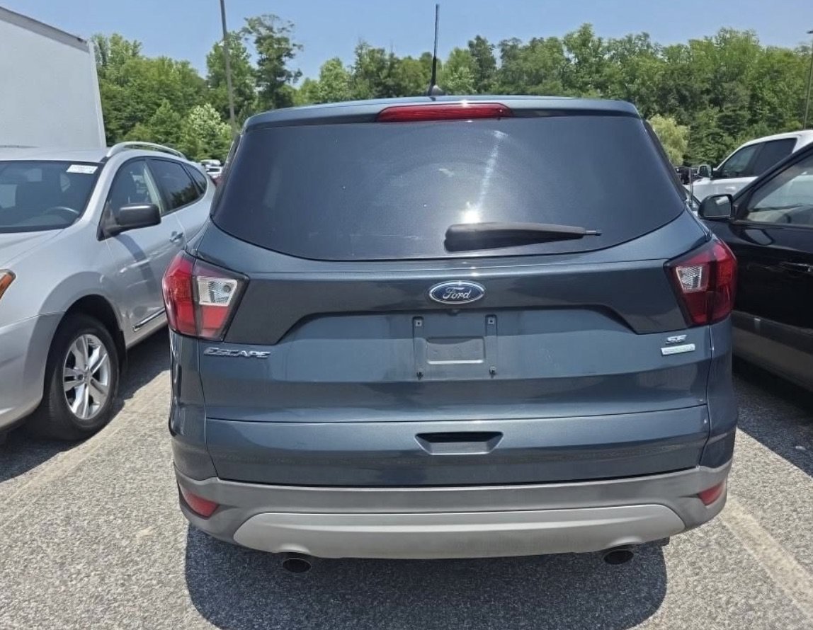 Used 2019 Ford Escape SE FWD image 4