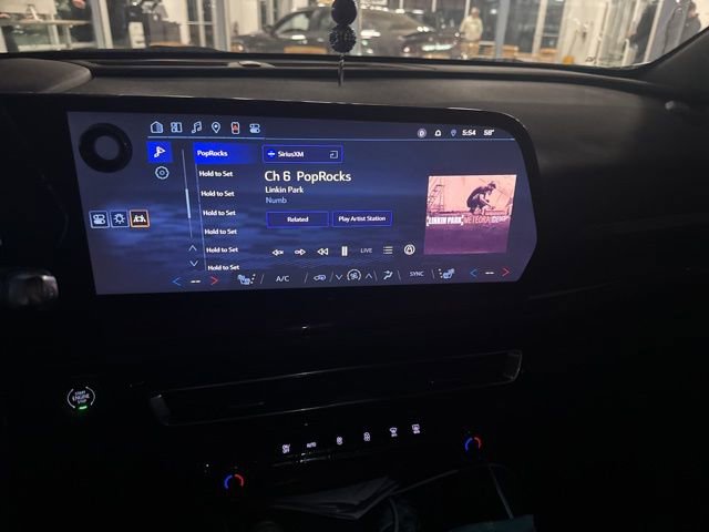 Used 2024 Chevrolet Traverse Z71 w/ LPO, Floor Liner Package image 27