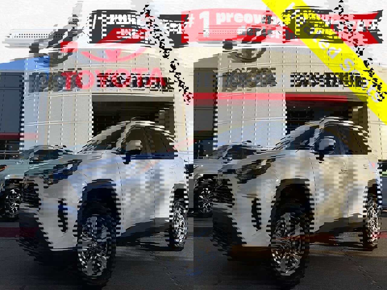 Used 2025 Toyota RAV4 XLE image 1
