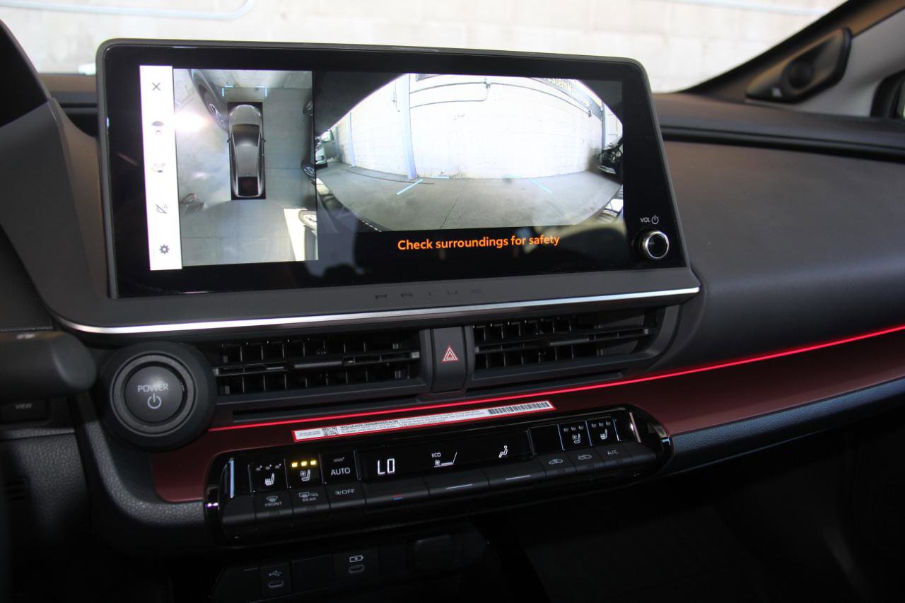 Used 2025 Toyota Prius Plug-In Hybrid image 23