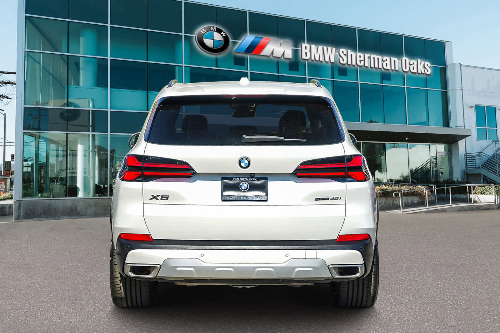 Used 2025 BMW X5 sDrive40i w/ Premium Package image 6