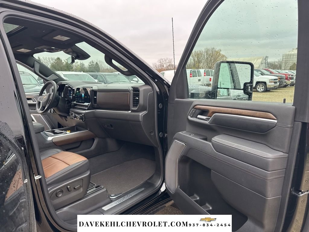 Used 2025 Chevrolet Silverado 2500 High Country w/ High Country Premium Package image 27