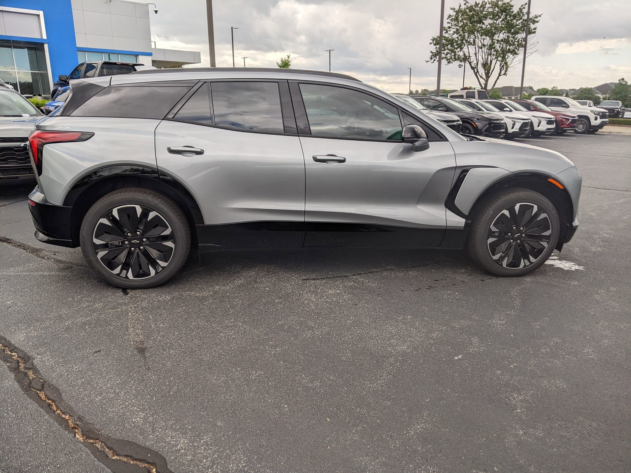 New 2025 Chevrolet Blazer EV RS image 9