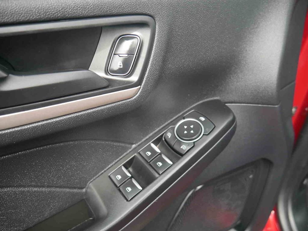 Used 2022 Ford Escape SE w/ SE Sport Appearance Package image 21