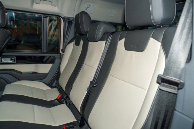 Used 2025 INEOS Grenadier image 17