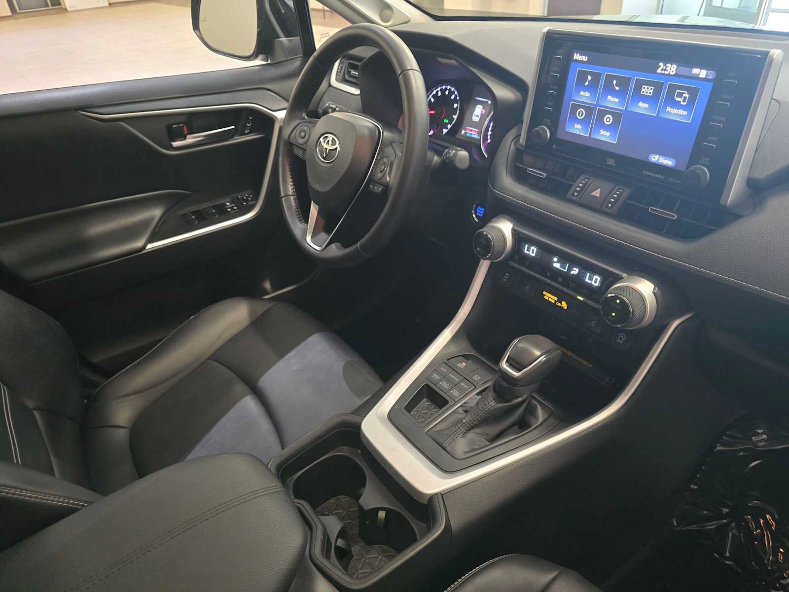 Certified 2021 Toyota RAV4 XLE Premium AWD/4WD image 27