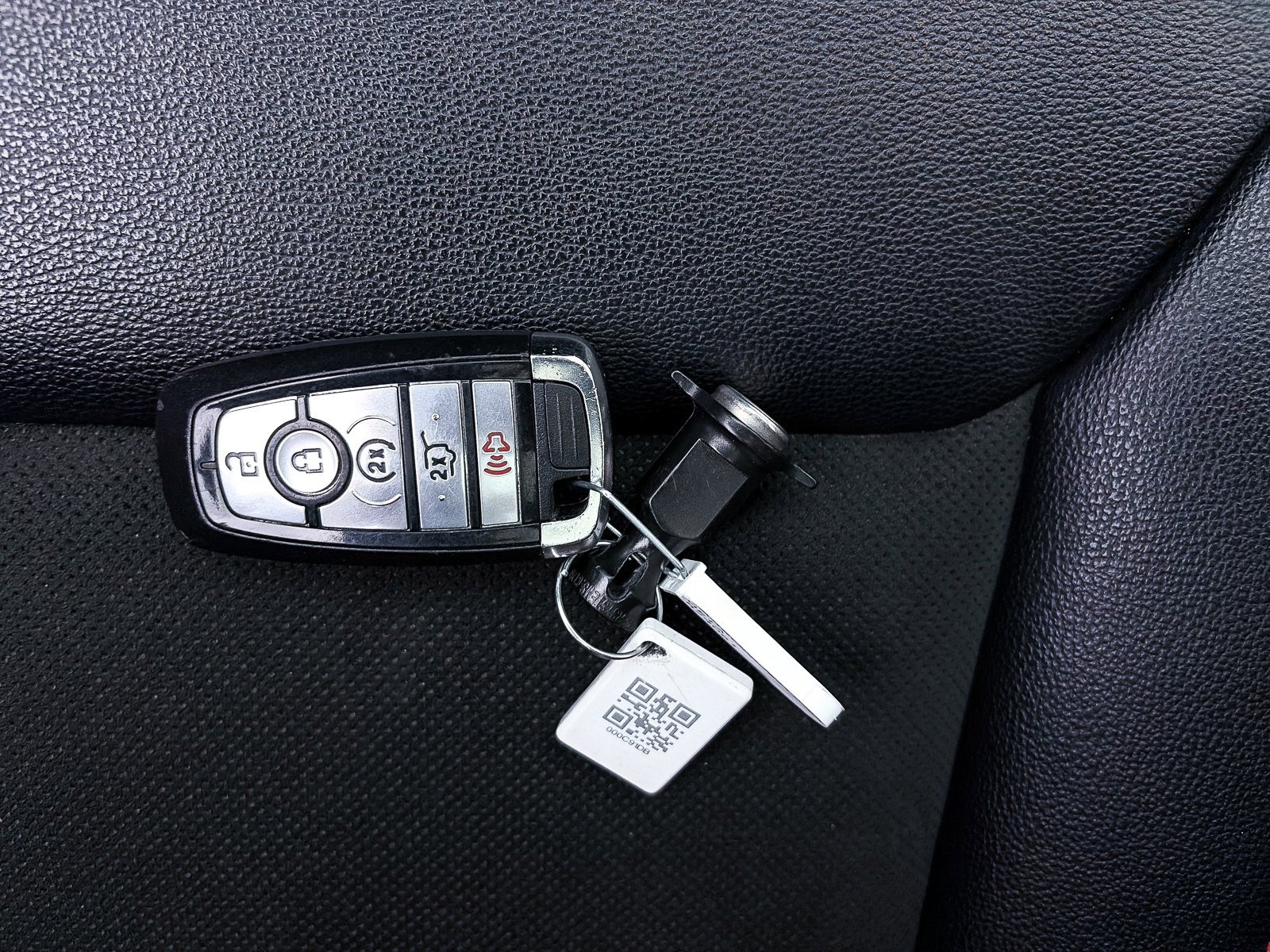 Used 2023 Ford Explorer ST-Line w/ Class IV Trailer Tow Package image 29