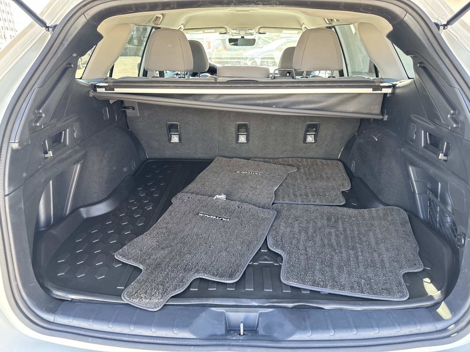 Used 2023 Subaru Outback Premium image 8