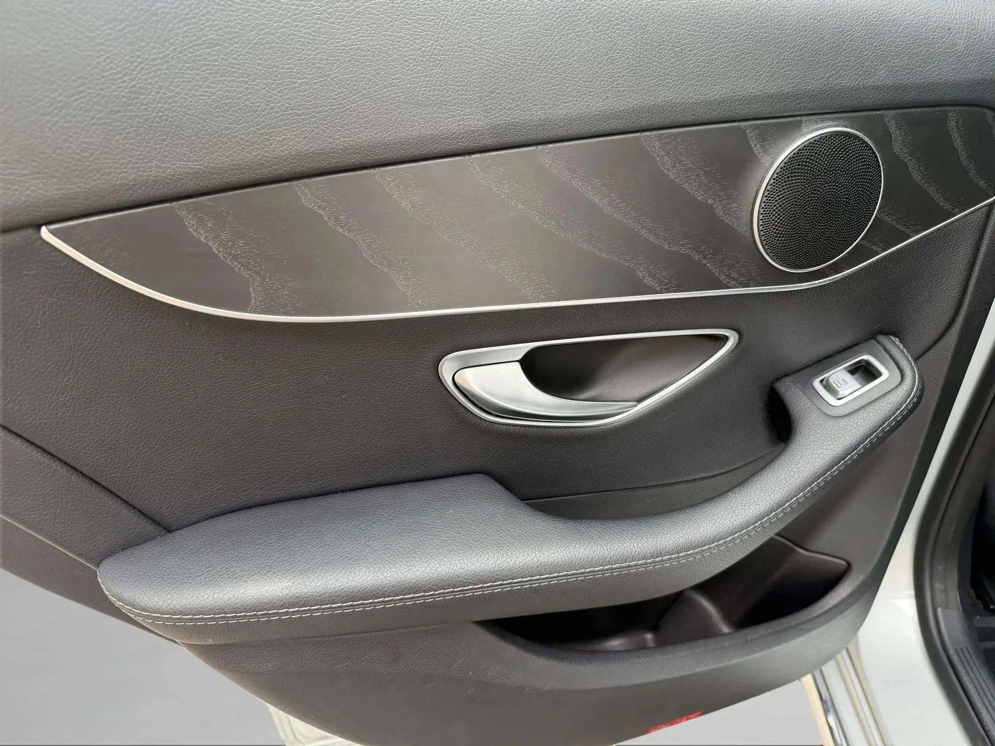 Used 2016 Mercedes-Benz C 300 4MATIC Sedan image 8