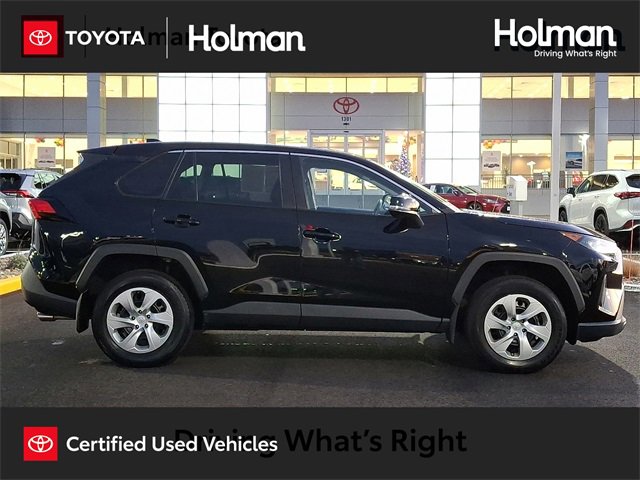 Certified 2022 Toyota RAV4 LE image 1