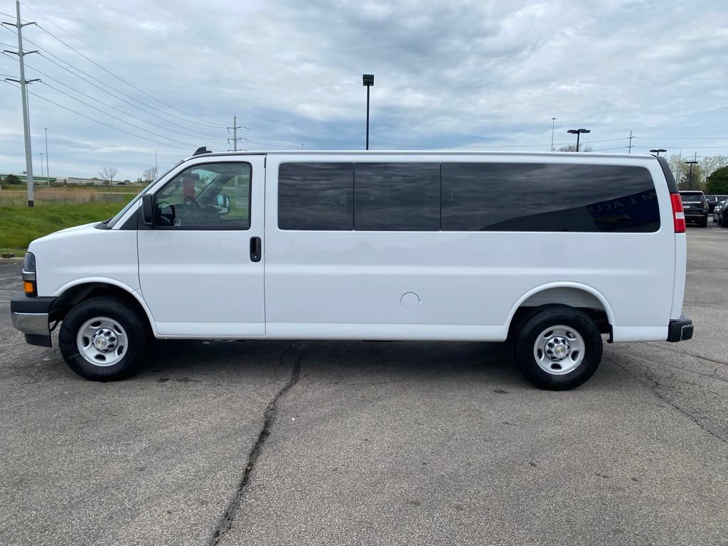 New 2025 Chevrolet Express 3500 LS w/ Chrome Appearance Package RWD image 4