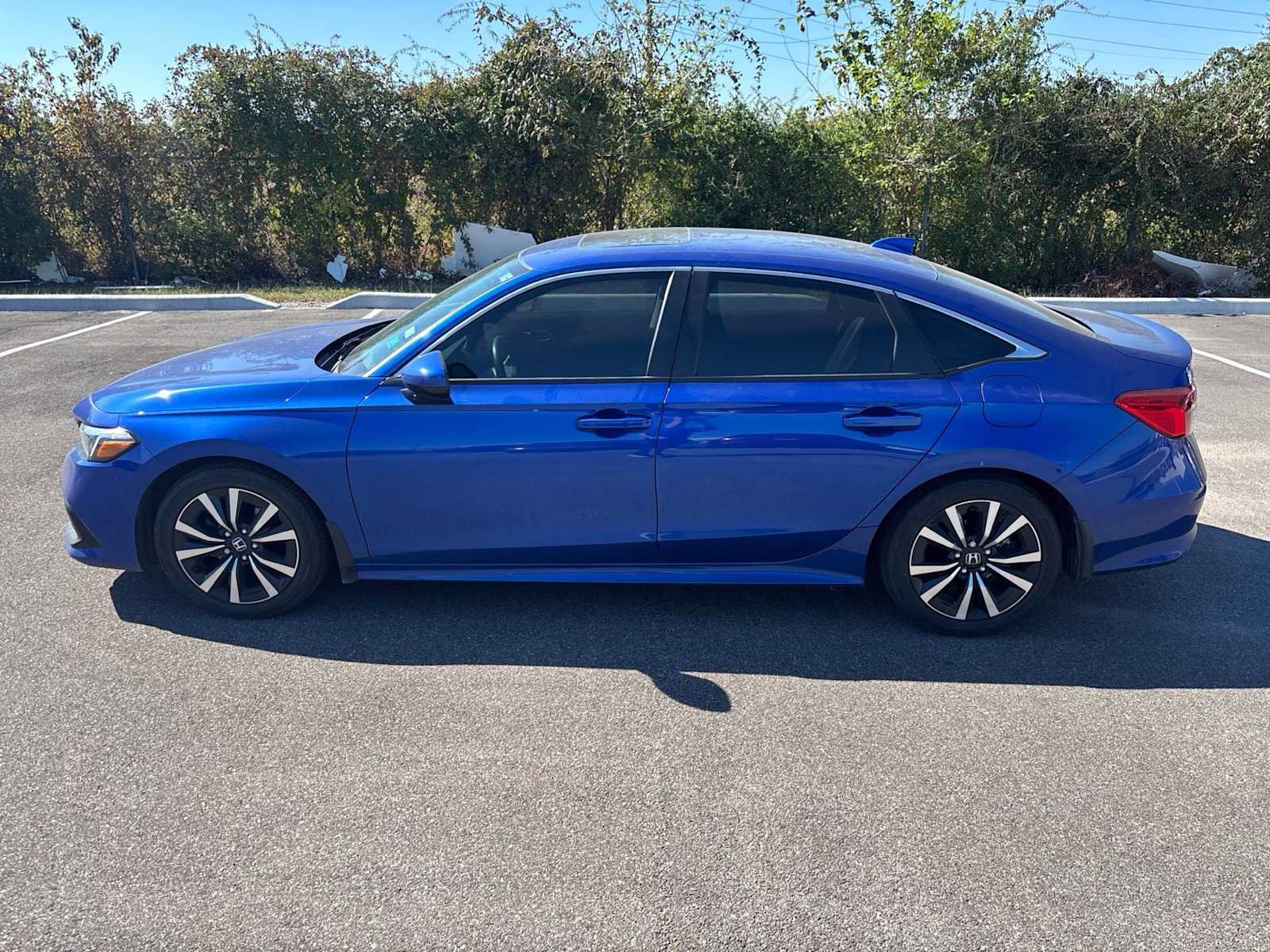 Used 2022 Honda Civic EX image 2