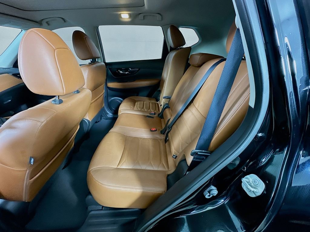 Used 2017 Nissan Rogue SL w/ SL Premium Package image 14