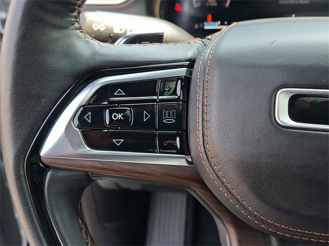 Used 2023 Jeep Grand Cherokee L Summit w/ Luxury Tech Group V image 22