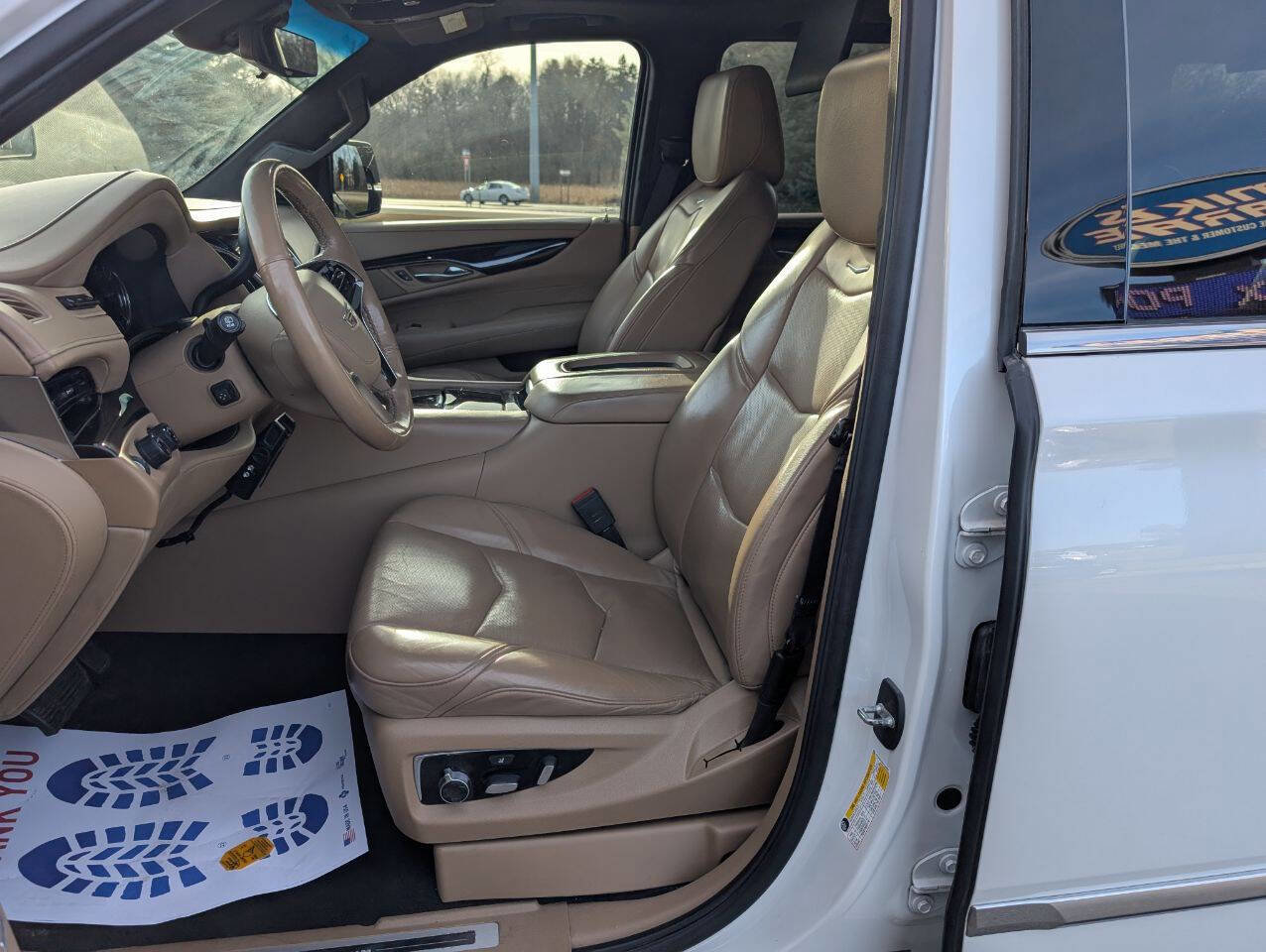 Used 2019 Cadillac Escalade ESV Platinum image 18