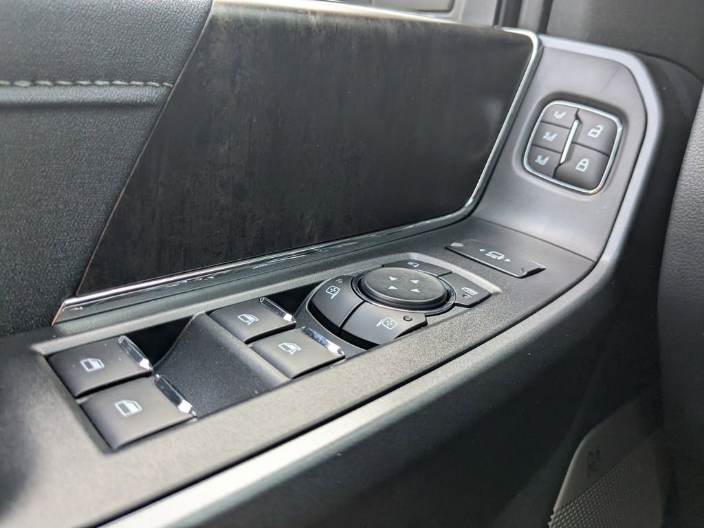 New 2025 Ford F250 Lariat w/ Lariat Ultimate Package image 27
