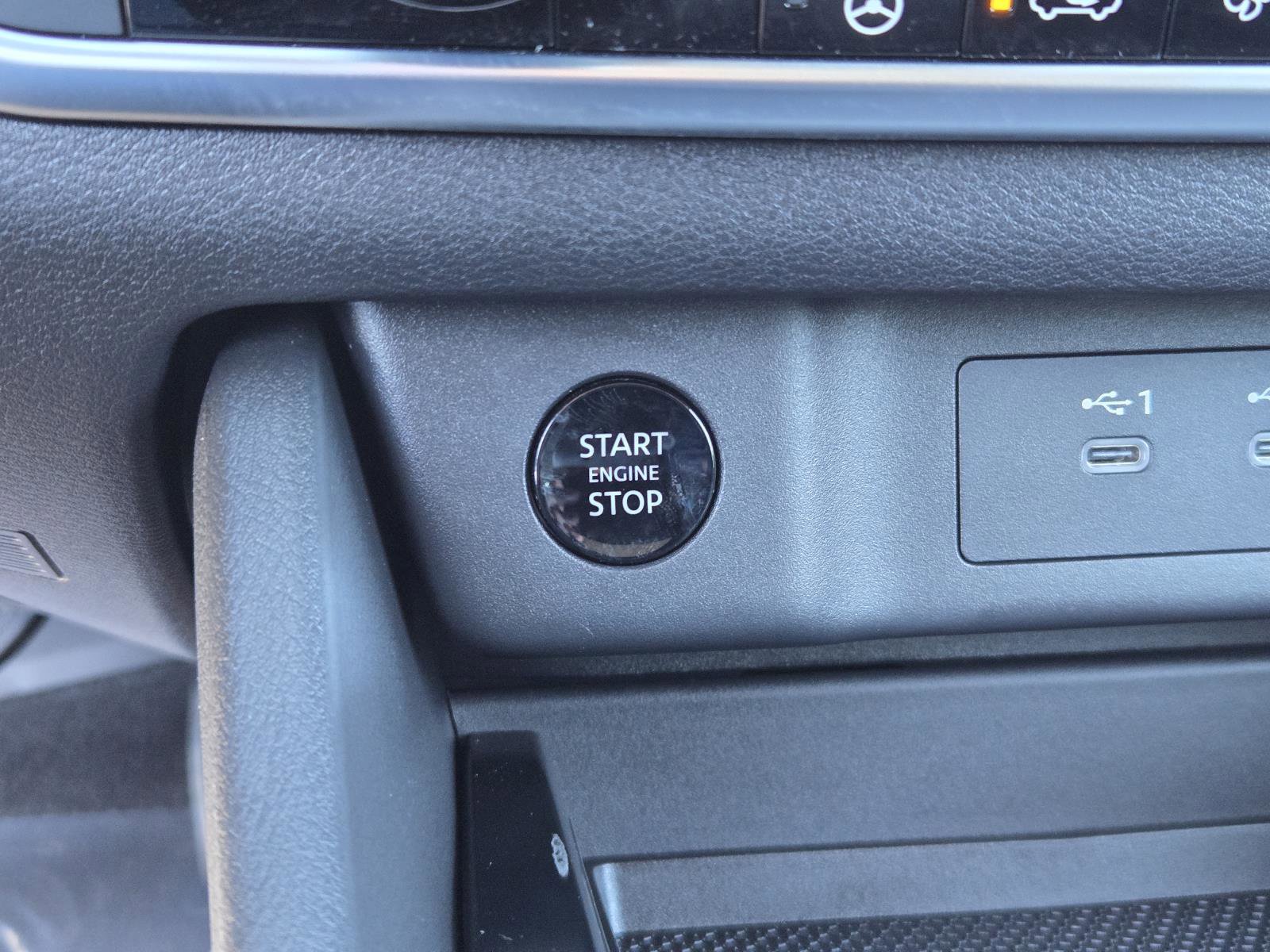Used 2024 Nissan Rogue SV w/ SV Premium Package FWD image 12