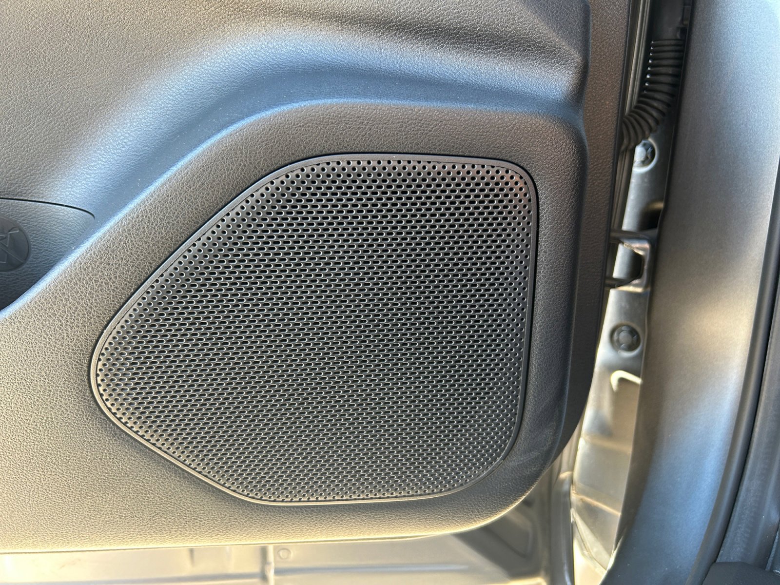 Used 2023 Nissan Rogue SV image 23