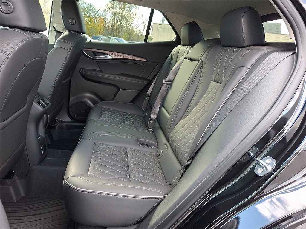 Used 2023 Buick Envision Avenir image 10