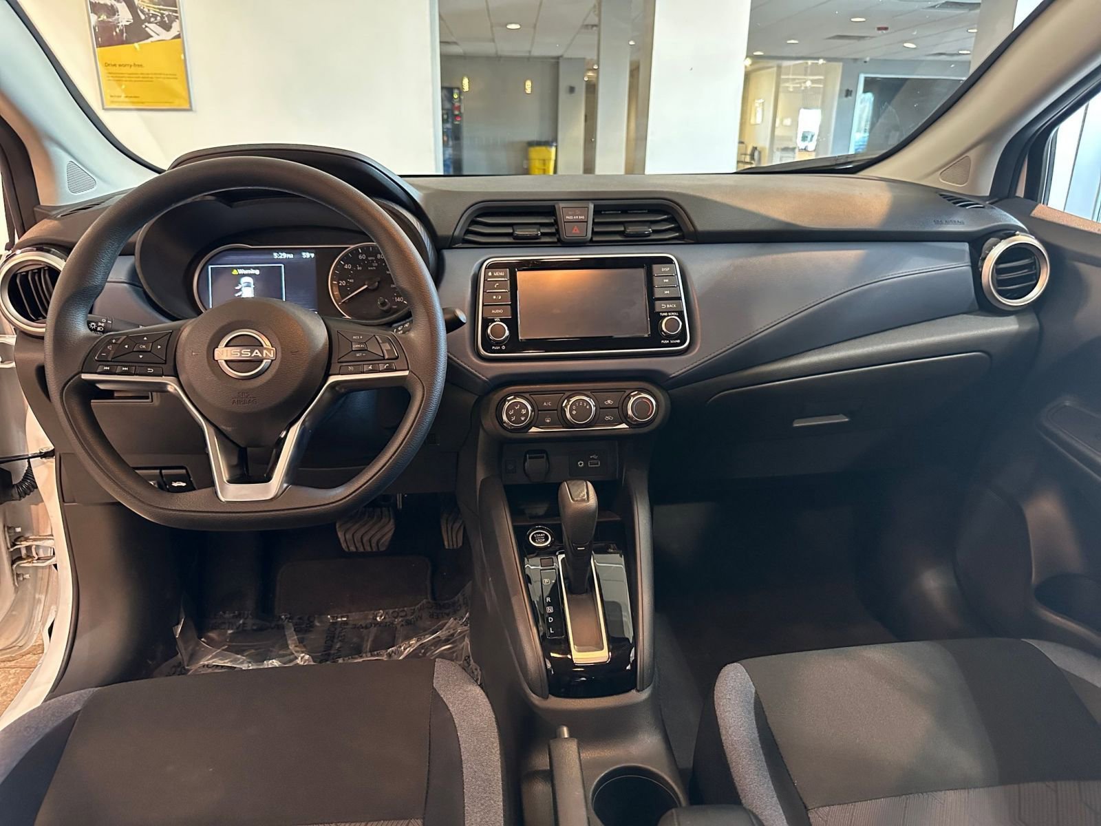 Used 2025 Nissan Versa SV image 34