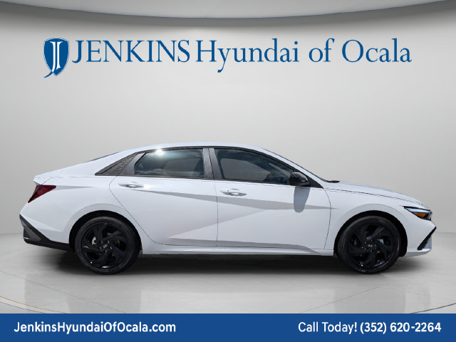New 2026 Hyundai Elantra SEL Sport FWD image 2