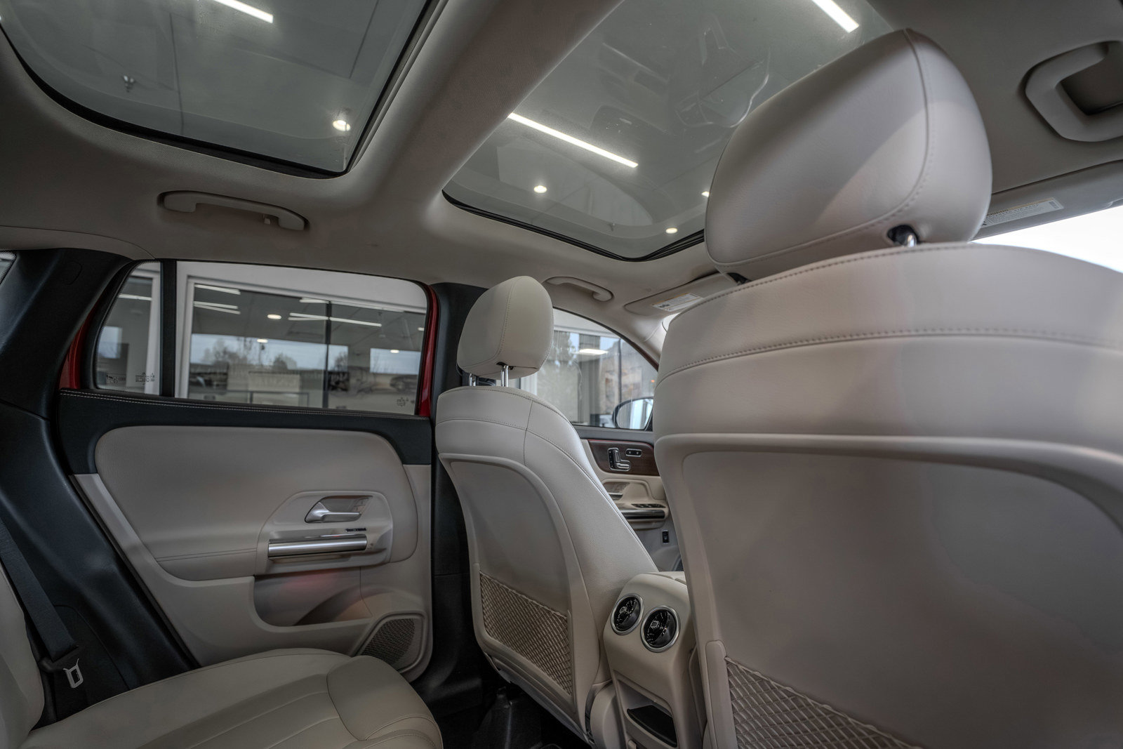 Used 2021 Mercedes-Benz GLA 250 4MATIC image 28