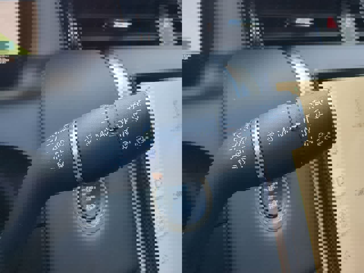 Used 2025 Land Rover Discovery Sport S AWD/4WD image 28