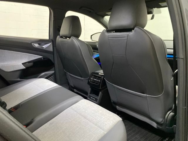 Used 2025 Volkswagen ID.4 Pro RWD image 73
