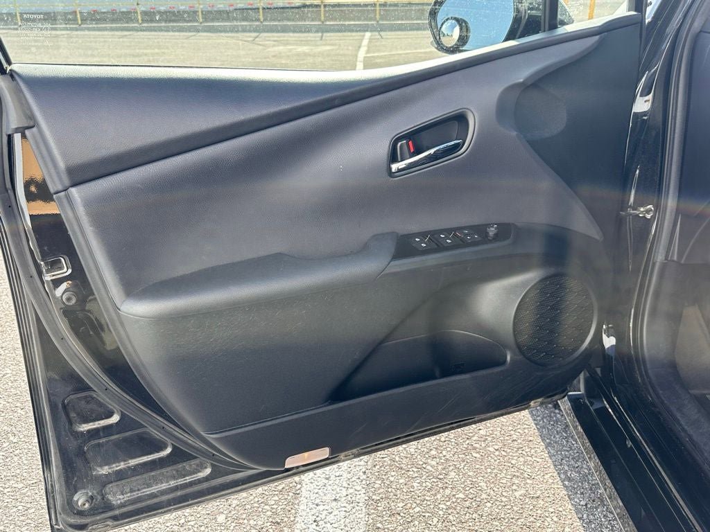 Used 2018 Toyota Prius Three FWD image 17