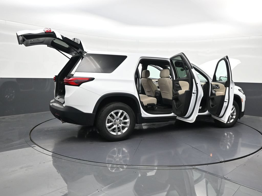 Used 2022 Chevrolet Traverse LS FWD image 31