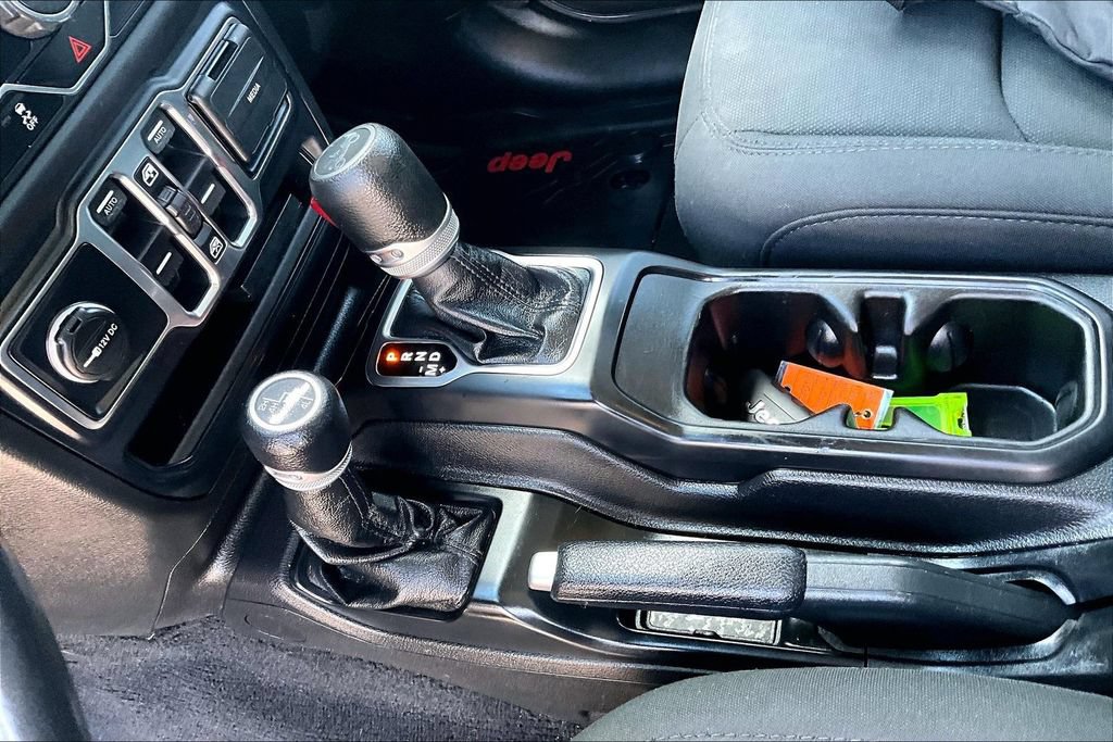 Used 2018 Jeep Wrangler Unlimited Sport S AWD/4WD image 16