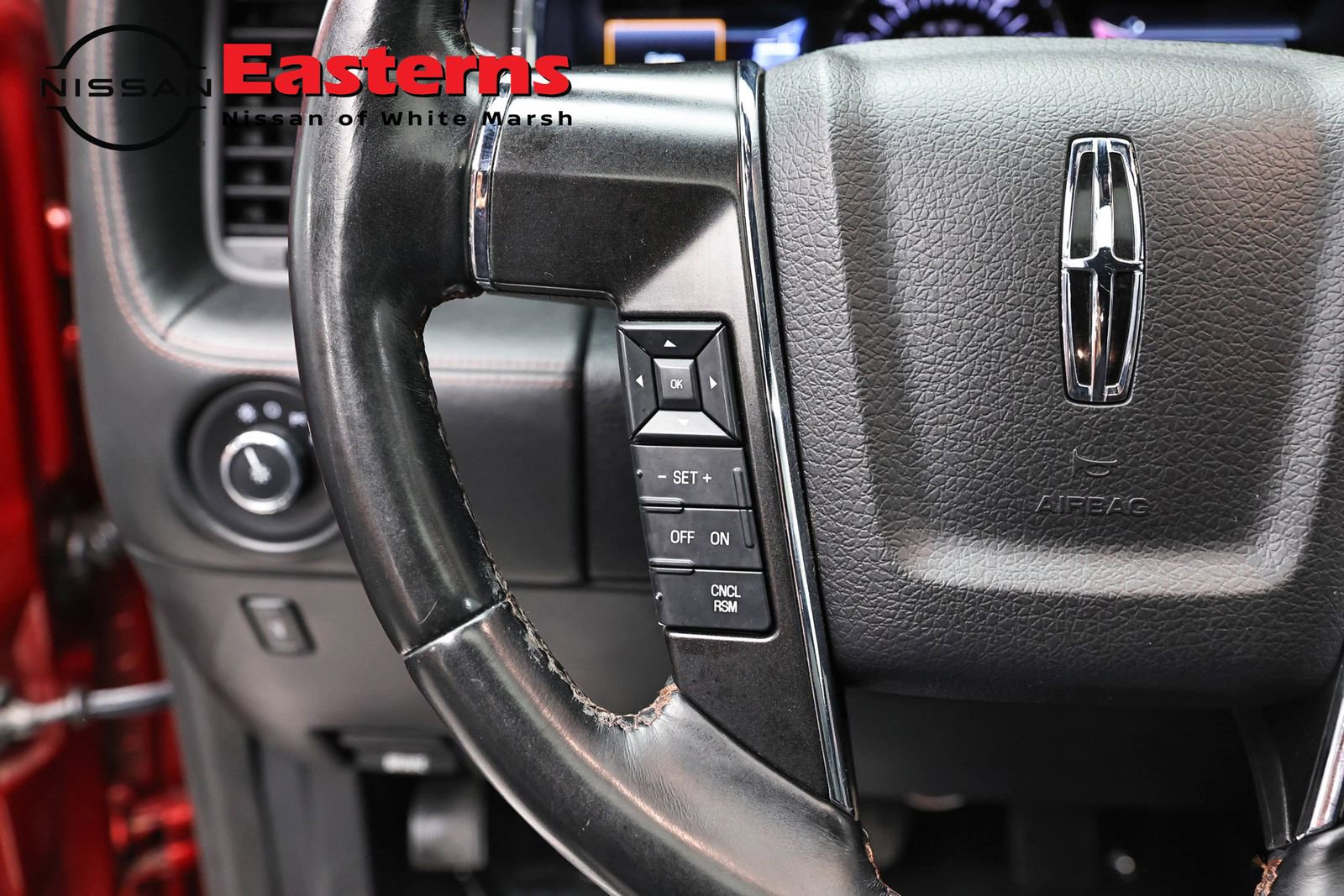 Used 2016 Lincoln Navigator Reserve AWD/4WD image 16