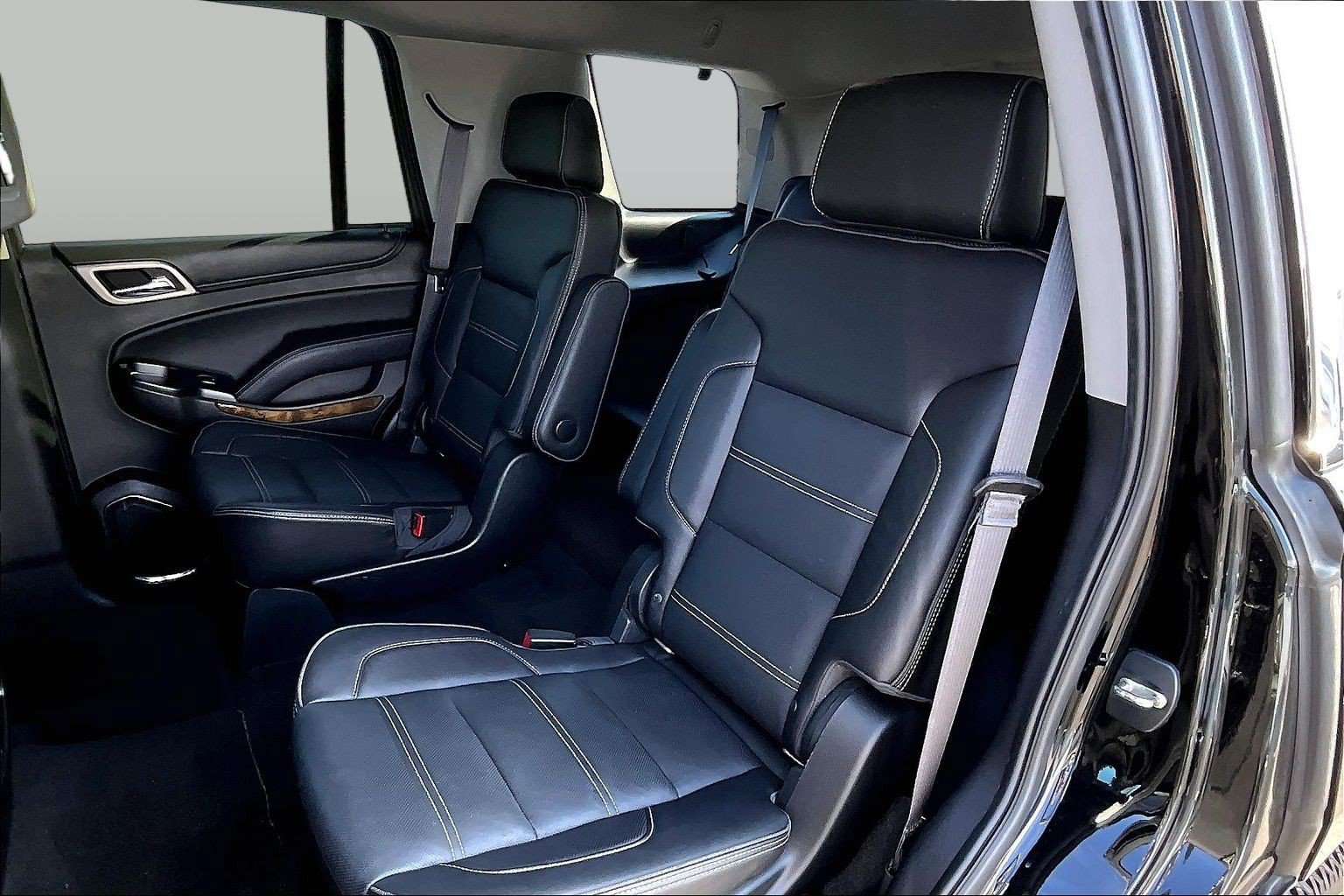 Used 2015 GMC Yukon Denali w/ Premium Package AWD/4WD image 27