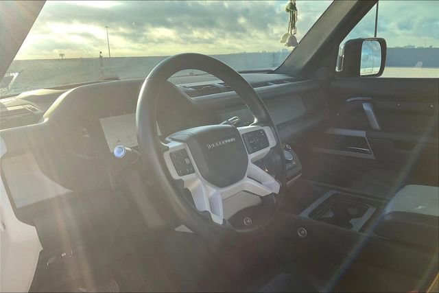 Used 2022 Land Rover Defender 90 X-Dynamic HSE image 7