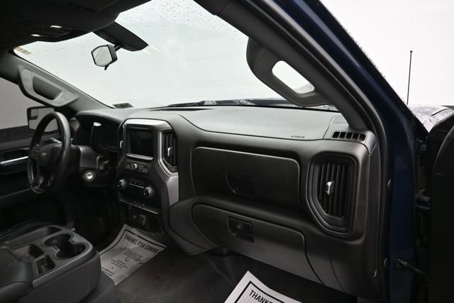 Used 2019 Chevrolet Silverado 1500 Custom w/ Custom Value Package AWD/4WD image 8