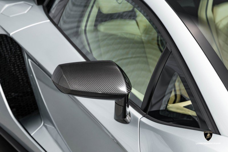 Used 2018 Lamborghini Aventador S image 3