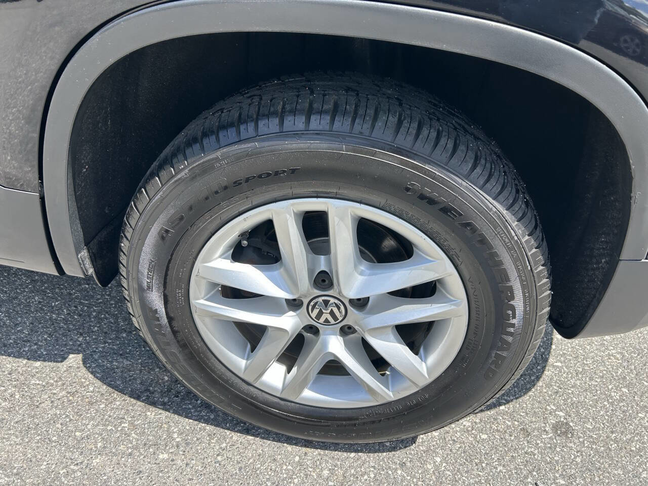 Used 2011 Volkswagen Tiguan S FWD image 14