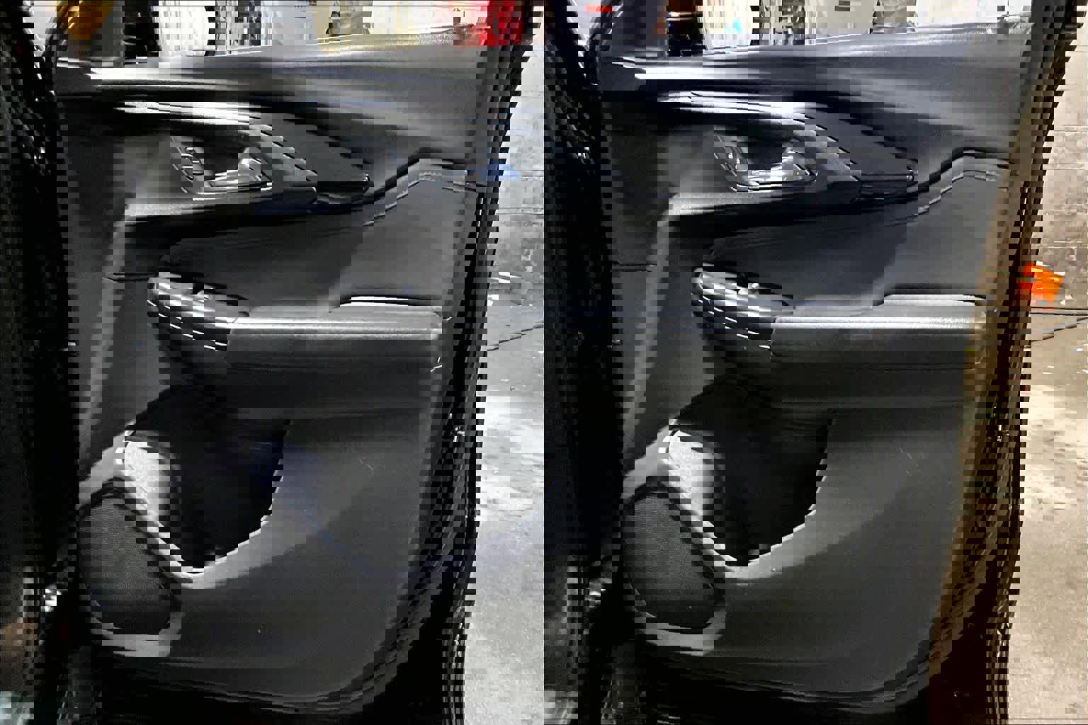 Used 2021 Chevrolet TrailBlazer RS w/ Sun and Liftgate Package image 22