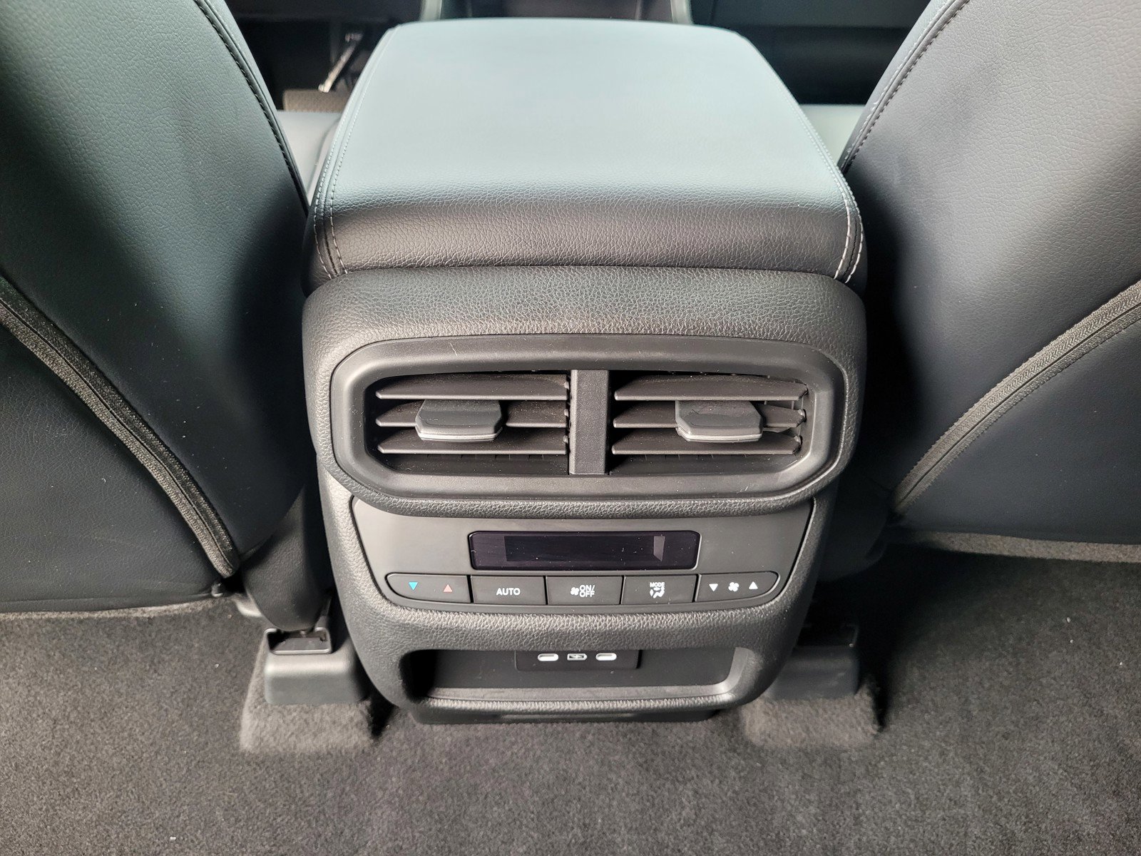 Used 2025 Honda Pilot EX-L image 15