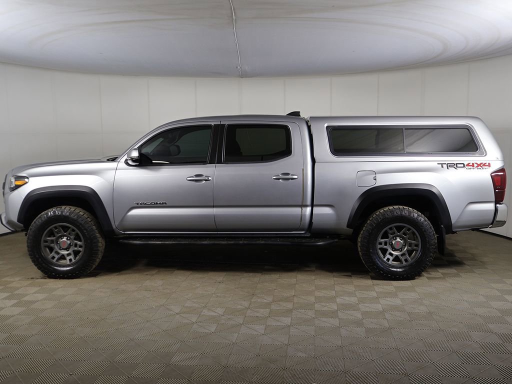 Used 2020 Toyota Tacoma TRD Off-Road AWD/4WD image 10