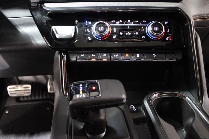 Certified 2024 GMC Sierra 1500 AT4 w/ Technology Package image 36