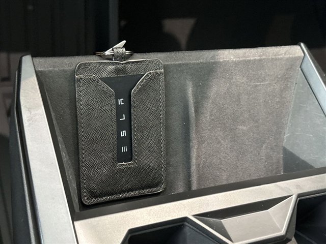 Used 2024 Tesla Cybertruck AWD Crew Cab image 19