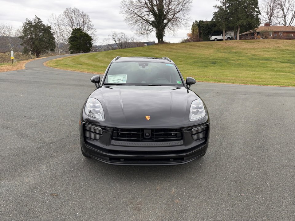 New 2026 Porsche Macan GTS image 10