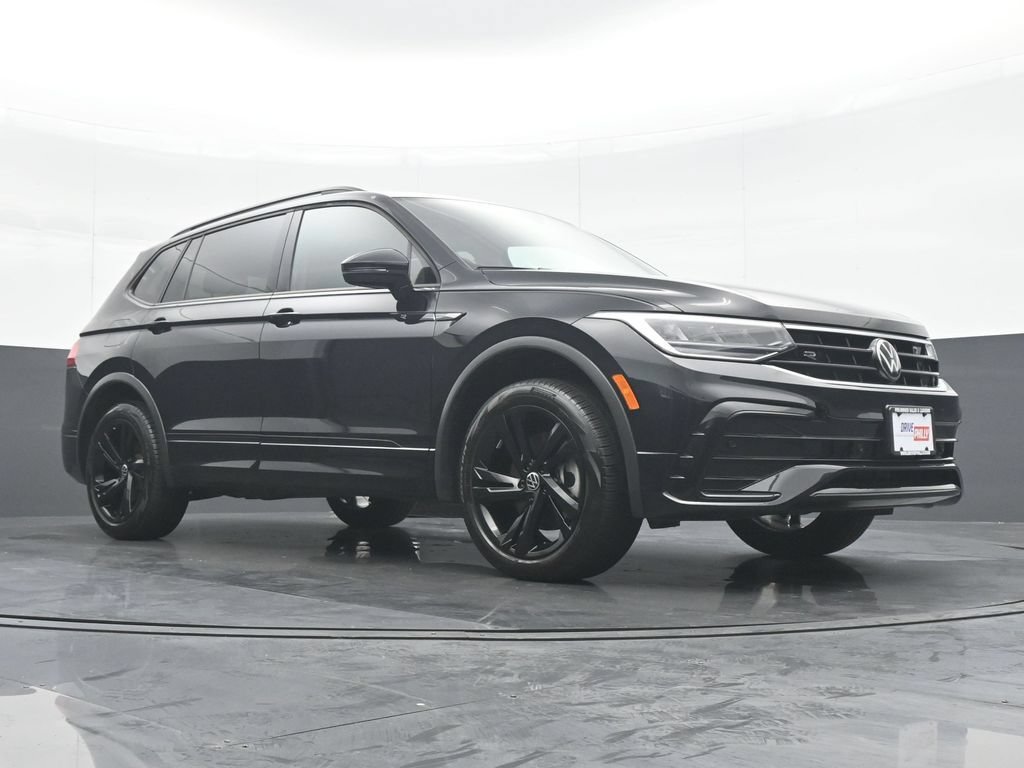Used 2024 Volkswagen Tiguan SE R-Line AWD/4WD image 33