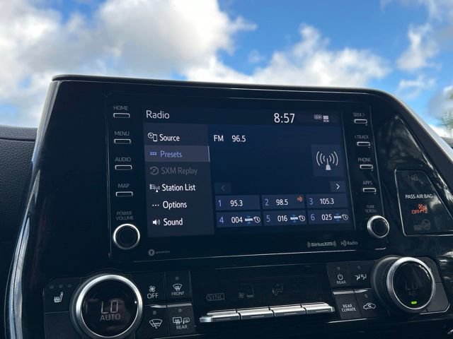 Used 2022 Toyota Highlander XLE AWD/4WD image 84