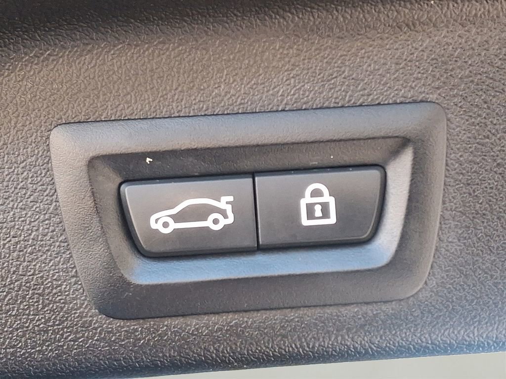 Used 2020 BMW X5 xDrive40i w/ M Sport Package image 30