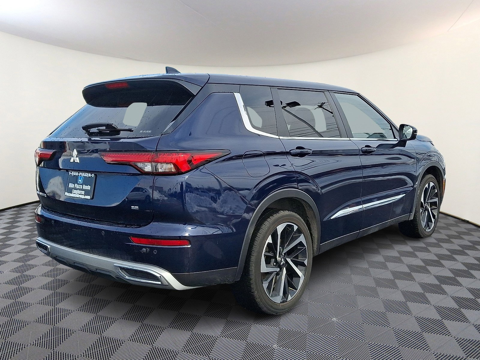 Used 2024 Mitsubishi Outlander SE image 7