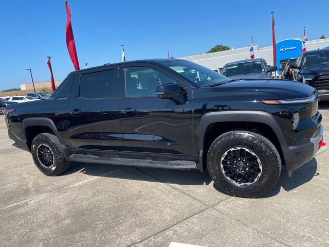 New 2026 Chevrolet Silverado EV Trail Boss w/ Premium Package AWD/4WD image 1